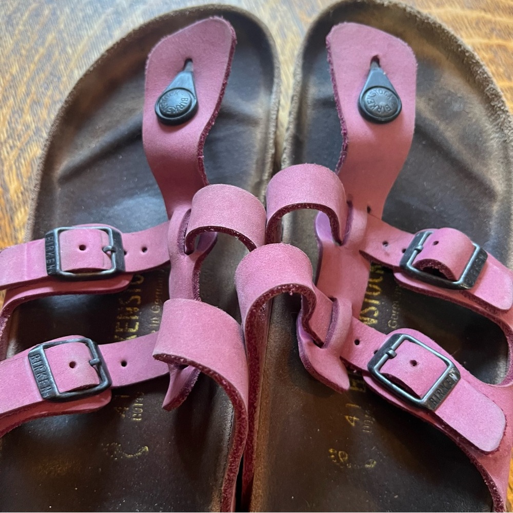 Birkenstock Mauve Sandals with Adjustable Straps - Picture 5 of 8